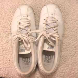WHITE NIKE CHEER SHOES